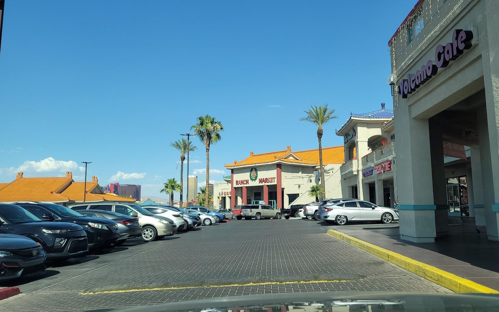 Plaza shops — Great Wall Bookstore, T&T Ginseng, Diamond Bakery, Lohan School of Shaolin