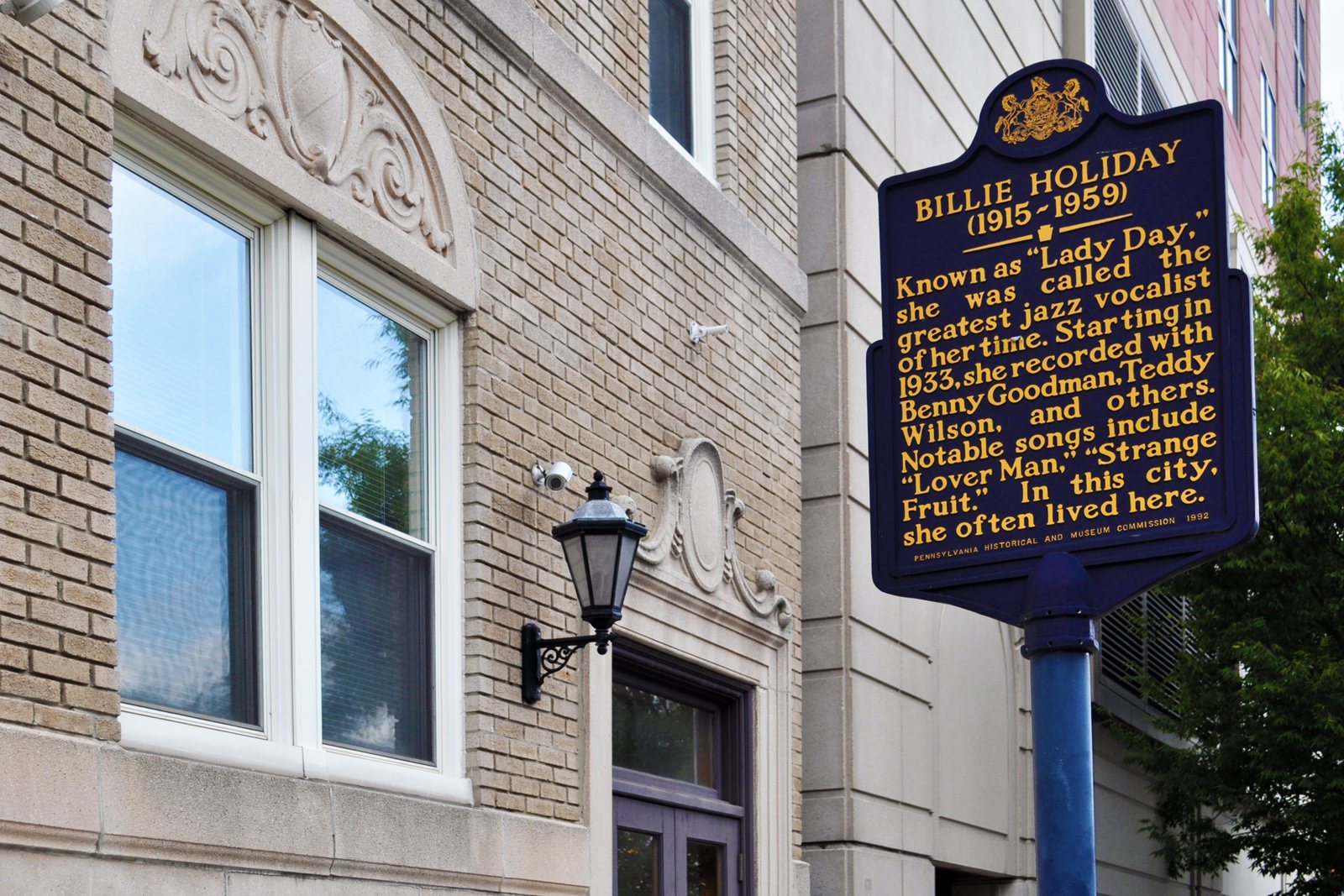 Douglass Hotel / Showboat + PHMC marker